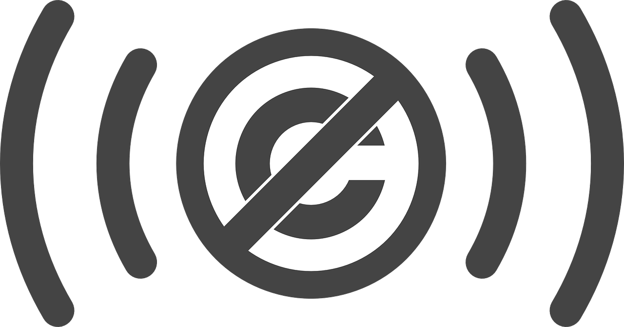 Prawa autorskie. Fotografia przedstawia symbol oznaczający "wolne od praw autorskich"