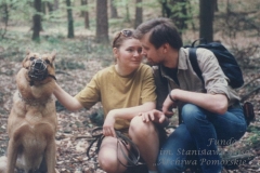 1994 r. Na spacerze z żoną Iwoną i psem Thorem w lasach oliwskich.
