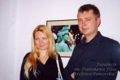 2002 r. Z żoną Iwoną na wernisażu swoich fotografii w NCK.